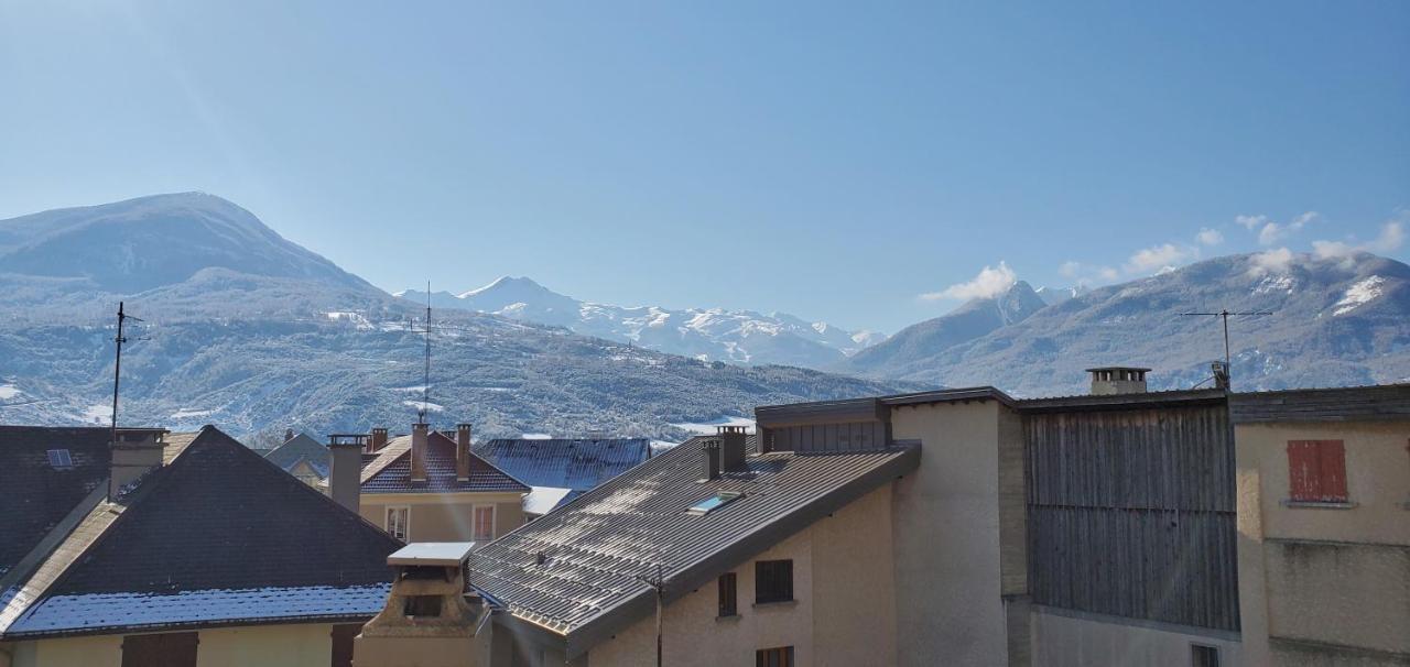 L'Hivernet, Grand Triplex Neuf Au Coeur D'Embrun Acces Facile Kültér fotó