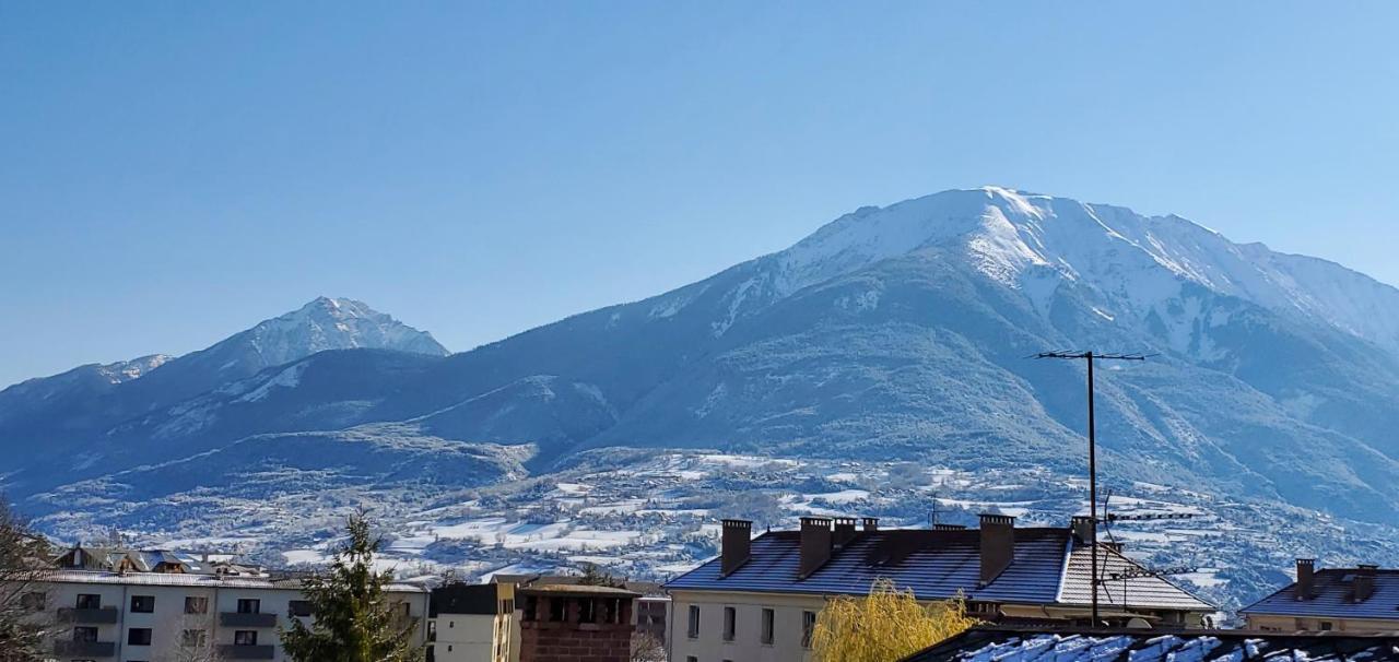 L'Hivernet, Grand Triplex Neuf Au Coeur D'Embrun Acces Facile Kültér fotó