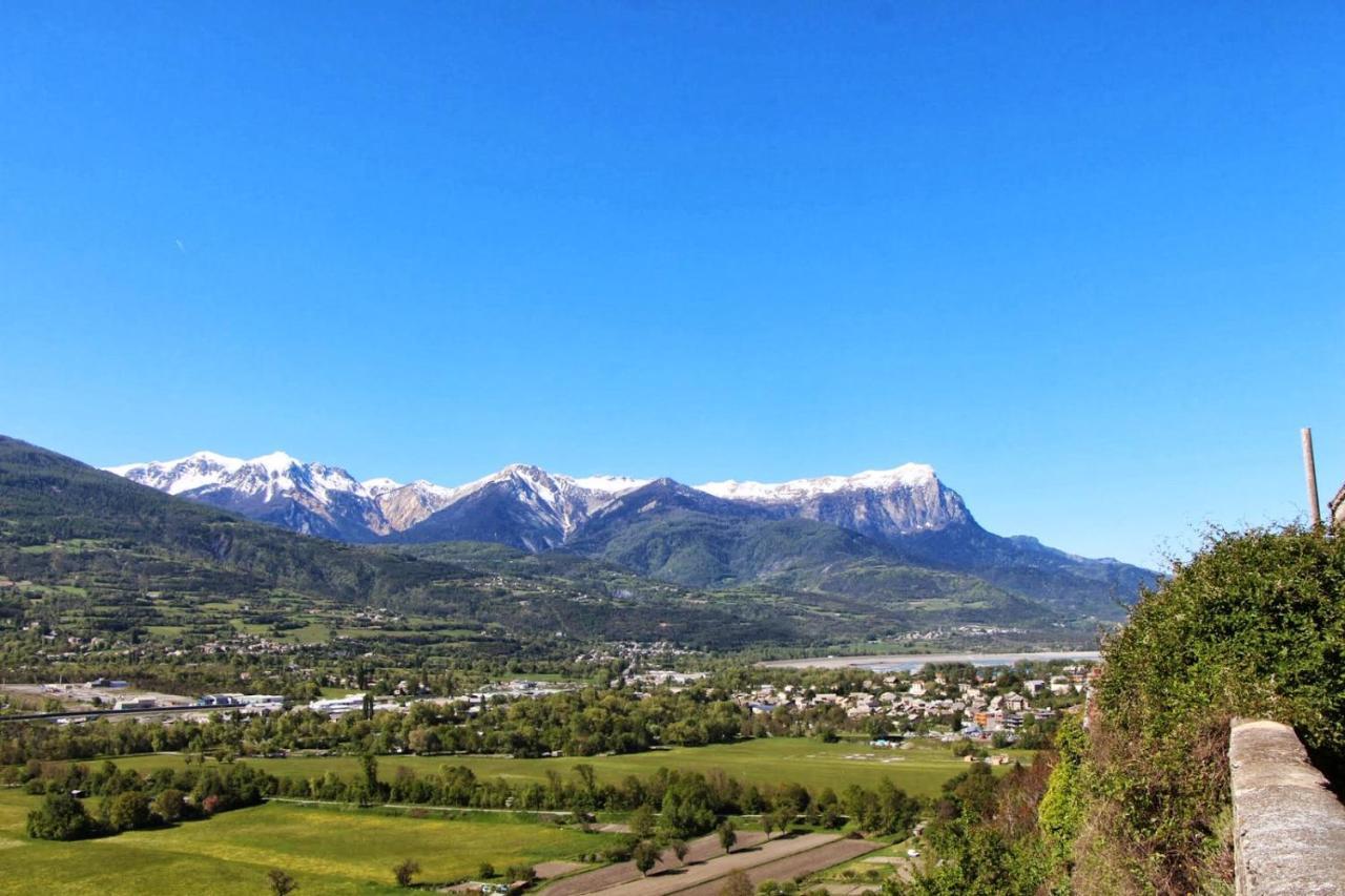 L'Hivernet, Grand Triplex Neuf Au Coeur D'Embrun Acces Facile Kültér fotó